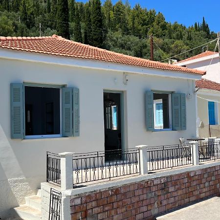 Modern Cottage On The Sea Vathy  Exterior foto